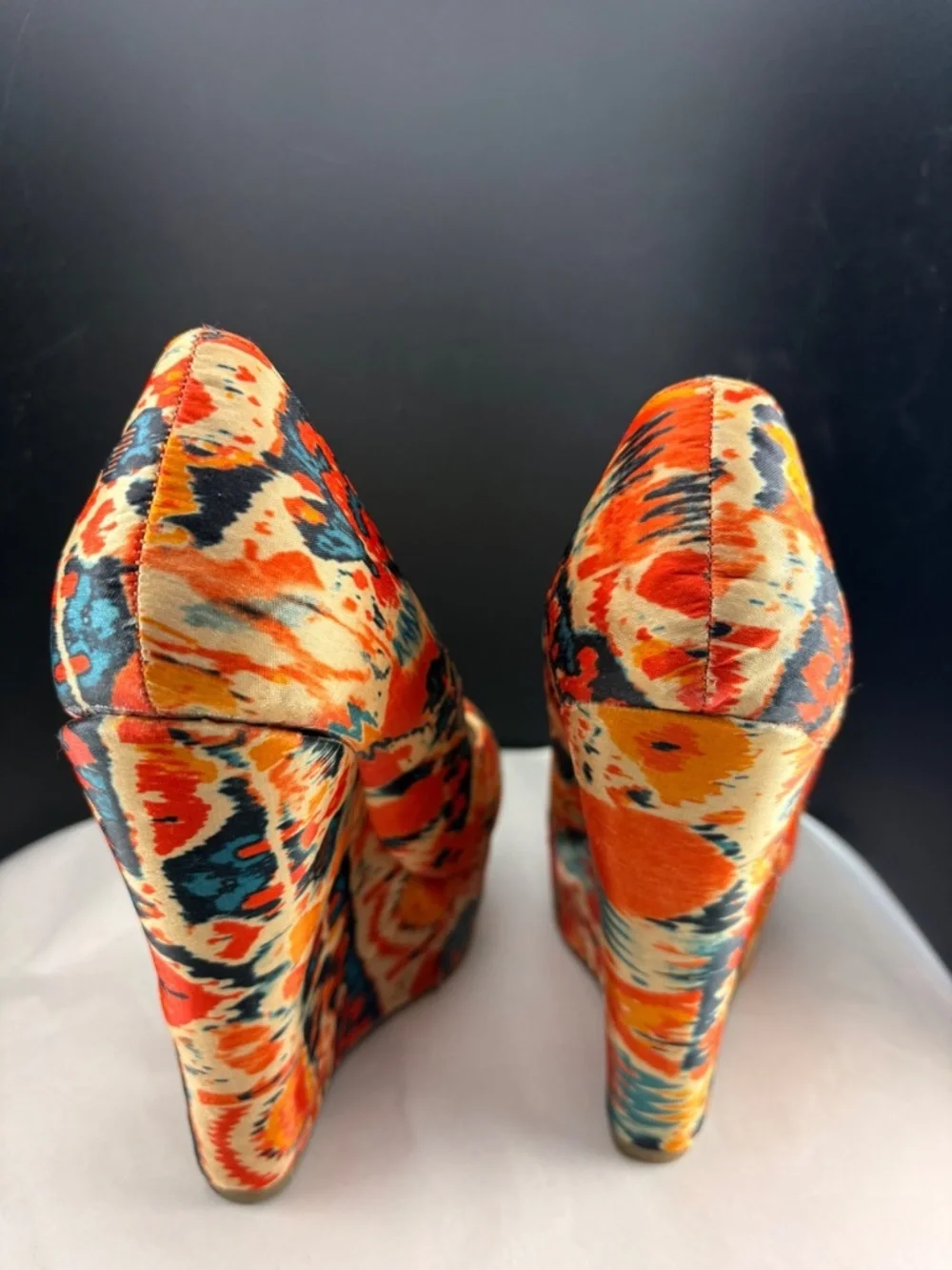 Breckelle's Platform Wedge Abstract Multicolor Fabric Women's Heels Size 9 - Picture 9 of 13